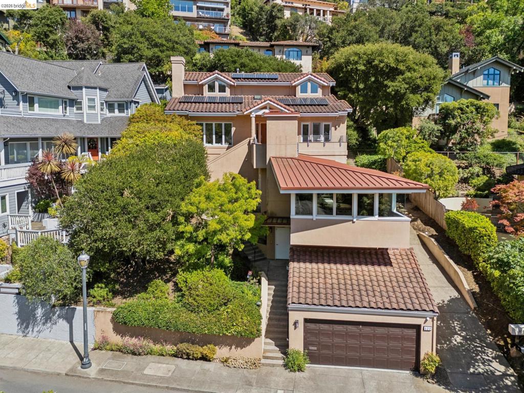 122 Vicente Rd Rd, Berkeley CA 94705