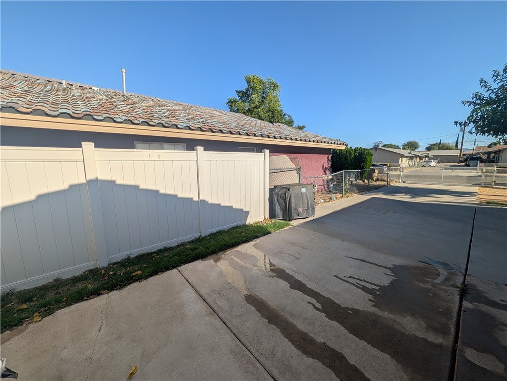 16410 Smoke Tree