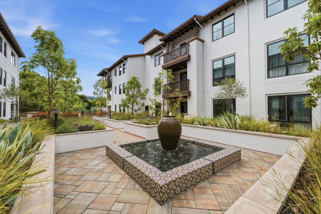 Photo of 657 Walnut Street #303, San Carlos, CA 94070 (MLS # ML82060659)