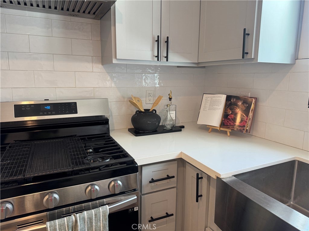 2107 W 237th