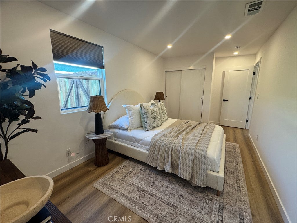 2107 W 237th