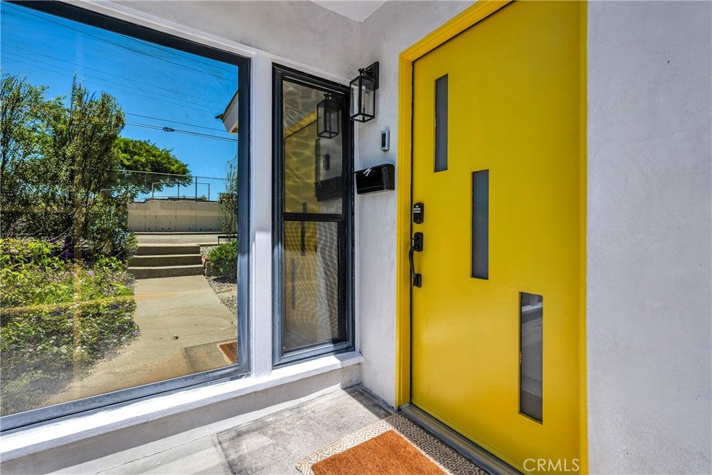 2107 W 237th