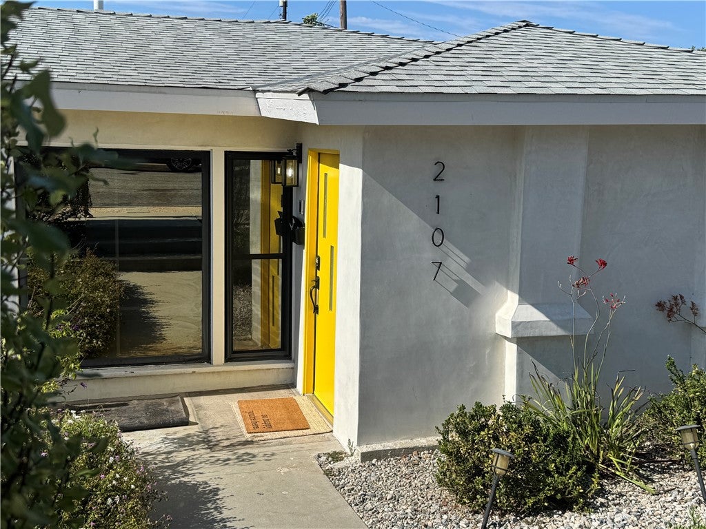 2107 W 237th