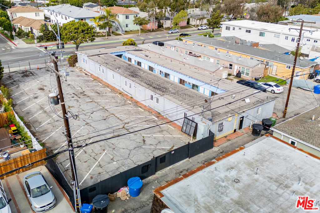 2338 Ocean Park Boulevard