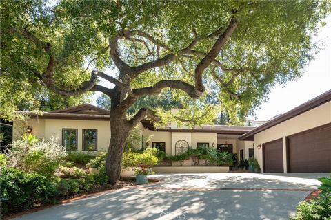 Photo of 31558 Germaine Lane, Westlake Village, CA 91361 (MLS # SR26055493)