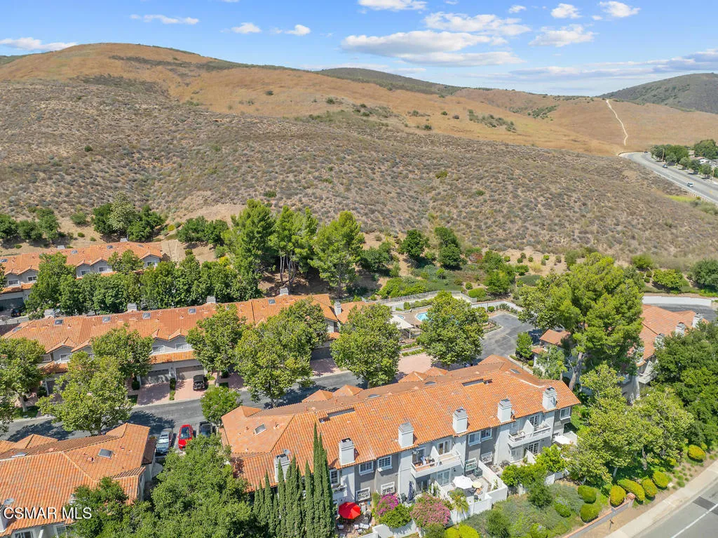 Westlake Village, California 91362, United States, 3 Bedrooms Bedrooms, ,3 BathroomsBathrooms,Residential,Active,161110