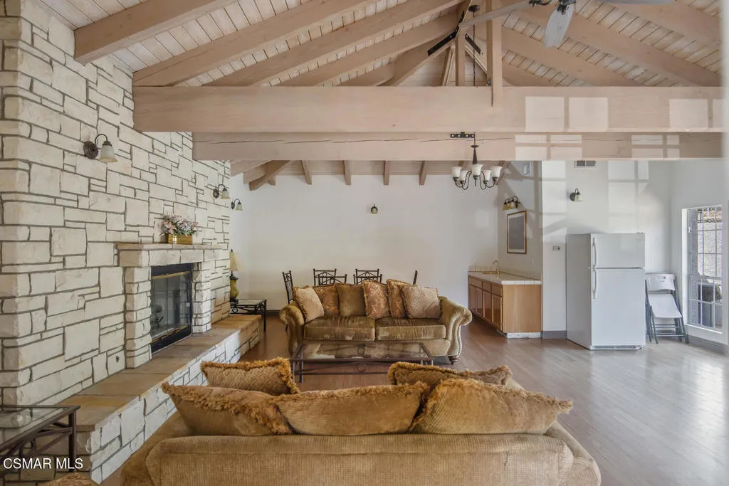 Westlake Village, California 91362, United States, 3 Bedrooms Bedrooms, ,3 BathroomsBathrooms,Residential,Active,161110