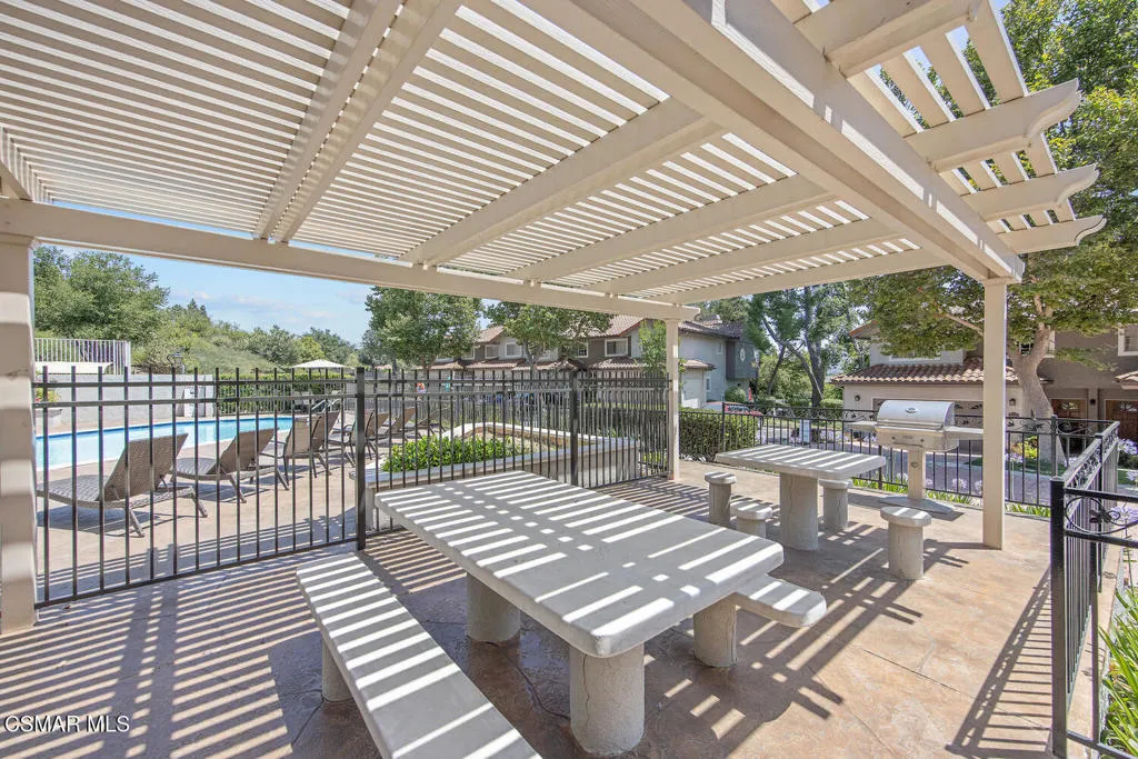 Westlake Village, California 91362, United States, 3 Bedrooms Bedrooms, ,3 BathroomsBathrooms,Residential,Active,161110