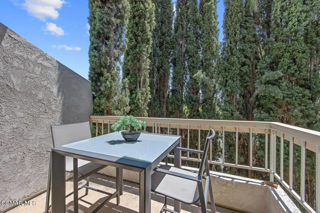 Westlake Village, California 91362, United States, 3 Bedrooms Bedrooms, ,3 BathroomsBathrooms,Residential,Active,161110