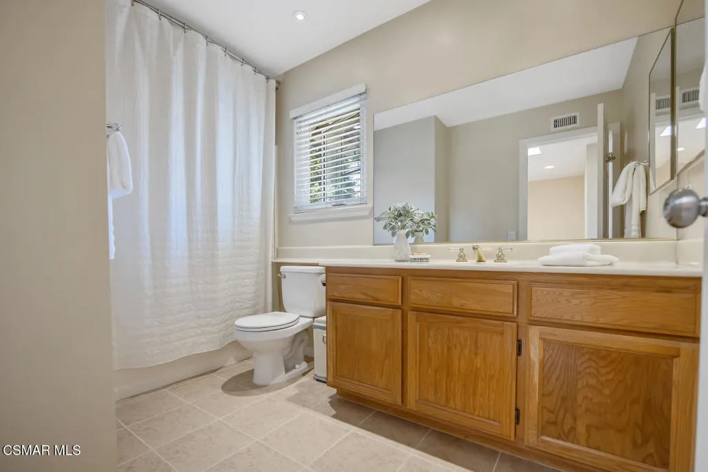 Westlake Village, California 91362, United States, 3 Bedrooms Bedrooms, ,3 BathroomsBathrooms,Residential,Active,161110