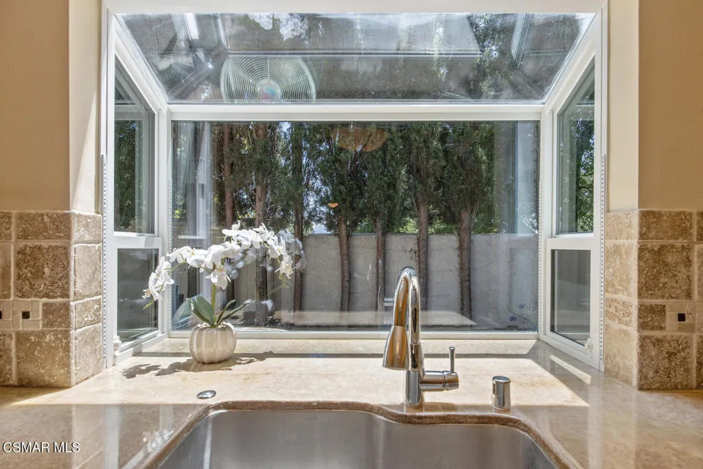 Westlake Village, California 91362, United States, 3 Bedrooms Bedrooms, ,3 BathroomsBathrooms,Residential,Active,161110