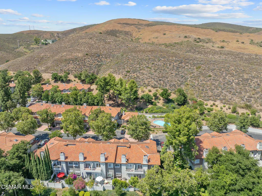 Westlake Village, California 91362, United States, 3 Bedrooms Bedrooms, ,3 BathroomsBathrooms,Residential,Active,161110