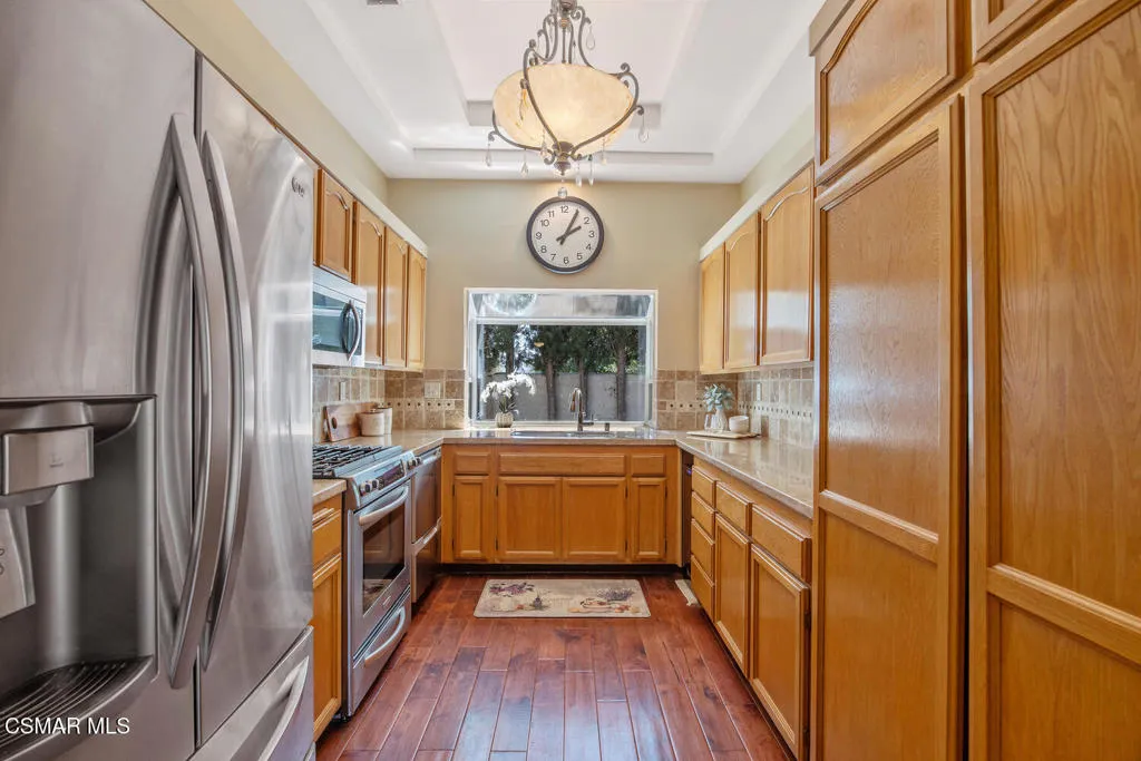 Westlake Village, California 91362, United States, 3 Bedrooms Bedrooms, ,3 BathroomsBathrooms,Residential,Active,161110