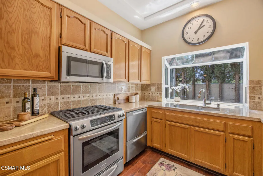 Westlake Village, California 91362, United States, 3 Bedrooms Bedrooms, ,3 BathroomsBathrooms,Residential,Active,161110