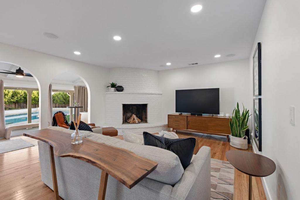 1724 Isabel Drive