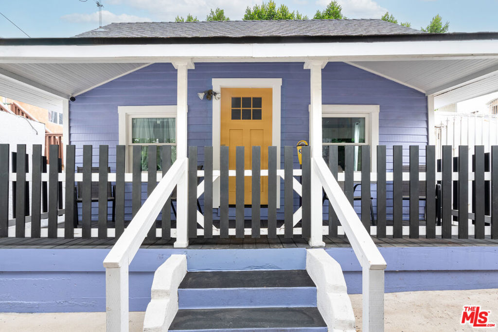 Welcome to your Highland Park hideawaycharming, private, and perfectly located in one of Northeast LA's most vibrant and walkable neighborhoods. This fully furnished 2-bedroom, 1-bathroom home offers nearly 700 square feet of updated living space designed for comfort and ease. Enjoy an oversized front porch ideal for relaxing or entertaining, and step inside to a recently renovated kitchen and bathroom, complete with modern finishes and temperature-controlled comfort throughout. The home is fully gated for privacy and security, with convenient parking included. Just a short walk to the best of Figueroathink Alfred Coffee, Villa's Tacos, Kitchen Mouse Caf, HomeState, and more. This is Highland Park living at its best: stylish, secure, and steps from everything.