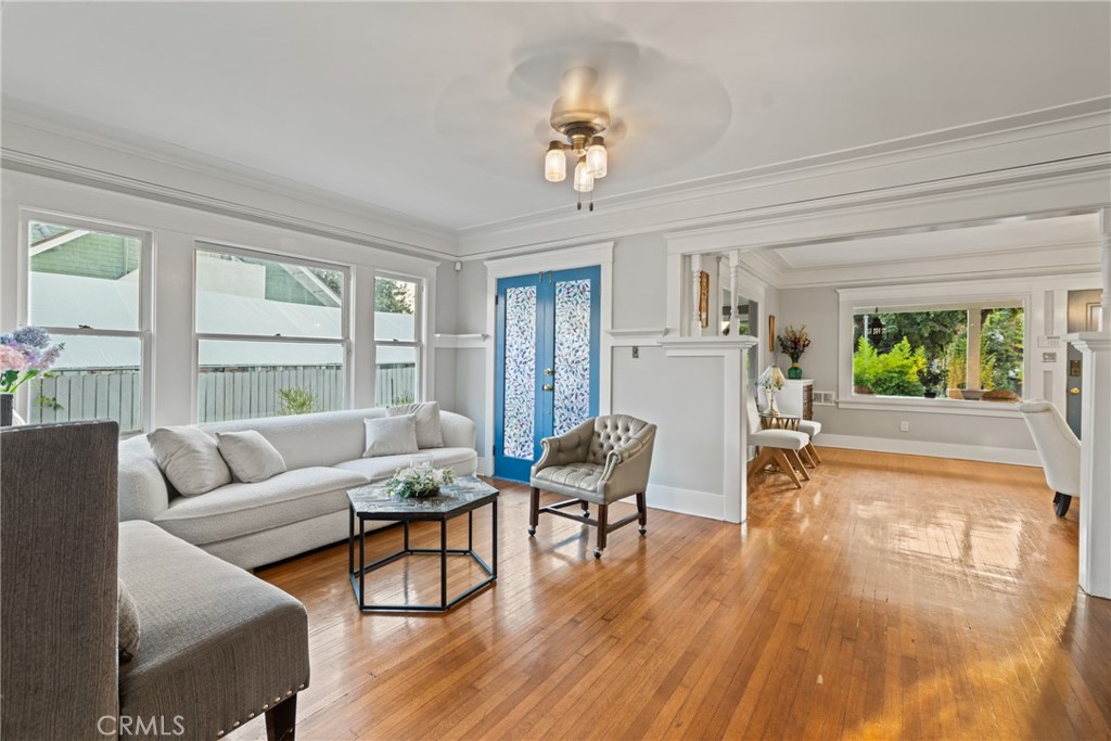 Properties 4 790 N El Molino Avenue