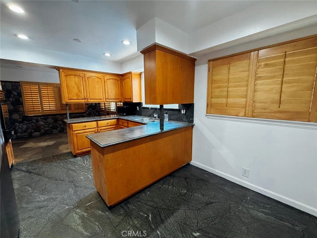 7029 Bellaire