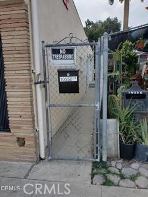 Photo of 10550 Victory Boulevard, North Hollywood, CA 91606 (MLS # SR26045386)