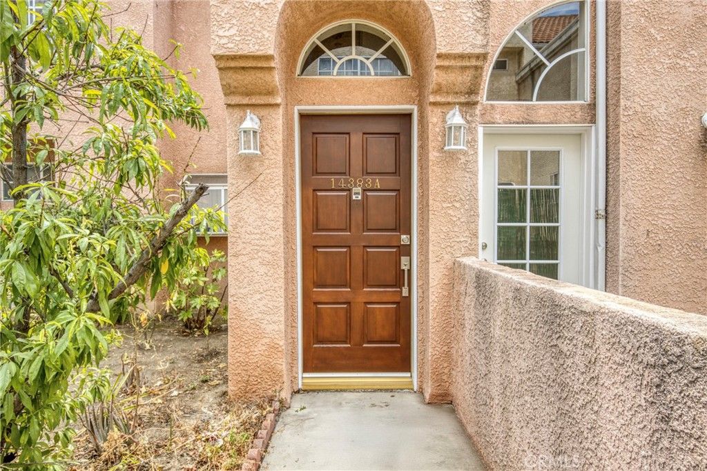 Photo of 14383 Nordhoff St, Panorama City, CA 91402 (MLS # GD25244087)