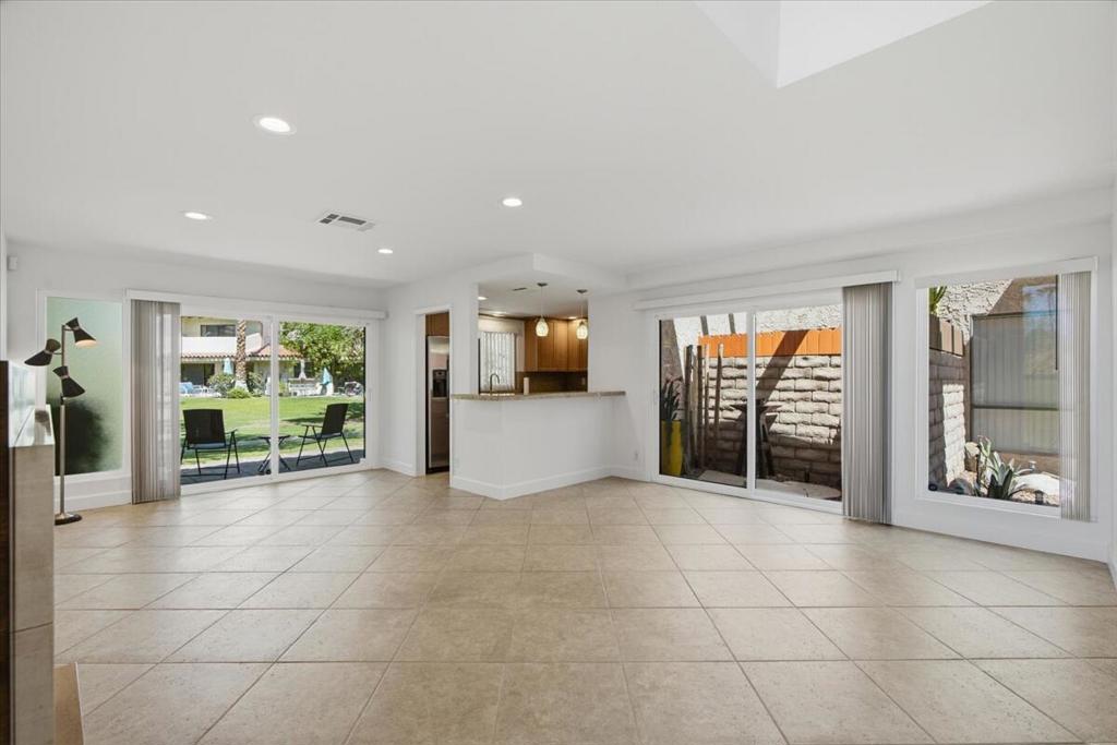640 S Calle Petunia