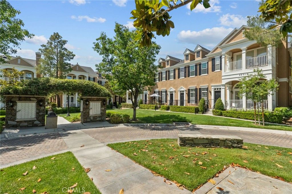 Photo of 24012 Bridgeport Lane #12, Valencia, CA 91355 (MLS # SR26043407)