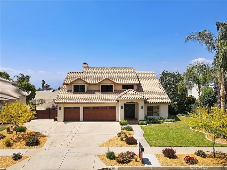 Beautiful 2-Story 4-Bedroom Home in Redlands! Living Room, Family Room with a Fireplace, and Dining Area with Vaulted Ceilings. Kitchen features a Stove/Oven (gas), Microwave, Dishwasher, and a Breakfast Nook which opens to the Family Room. All 4 Bedrooms and 2 Bathrooms are Upstairs. The Primary Suite includes a Walk-in Closet, Fireplace, and Large Balcony with a Lovely View of the Mountains and City Lights. Other features include Washer/Dryer Hookups inside, Central AC/Heat, and Vinyl Plank Flooring throughout. A Deck, large Covered Patio area, and RV Parking are also features. Gardening Provided! Will Consider 1 Pet (35 lb limit).



Video Tour: https://realestateconnectpro.com/1617-Arcata-Dr/idx