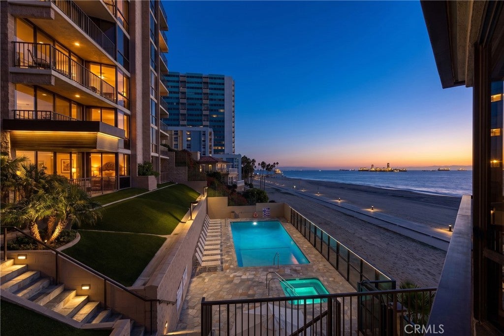 1750 E Ocean 501