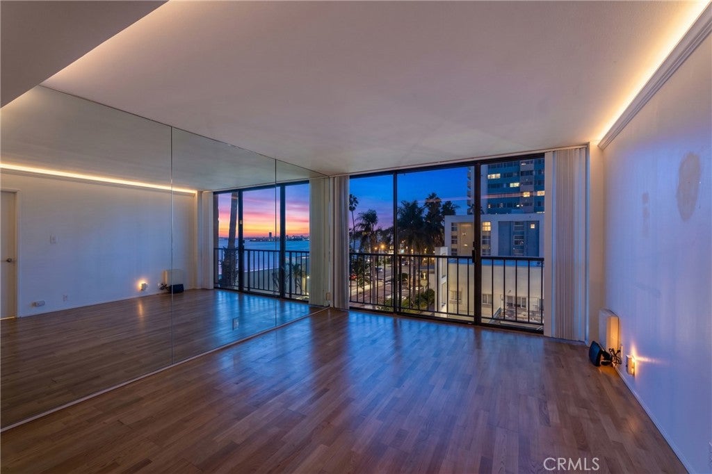 1750 E Ocean 501