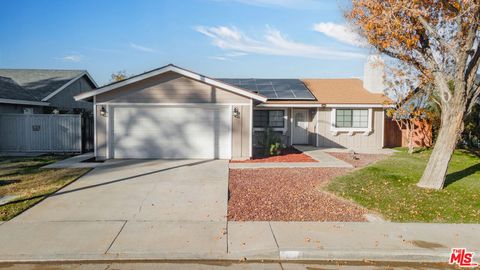 Photo of 1027 Landsford Street, Lancaster, CA 93535 (MLS # 25628639)