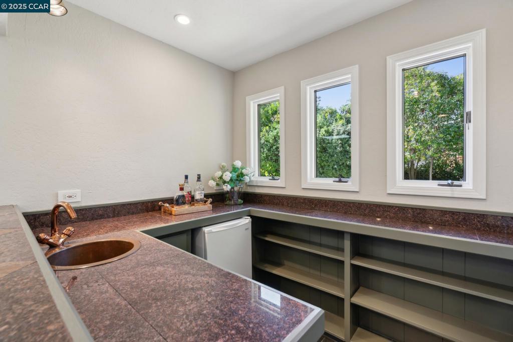 WALNUT HEIGHTS - Residential