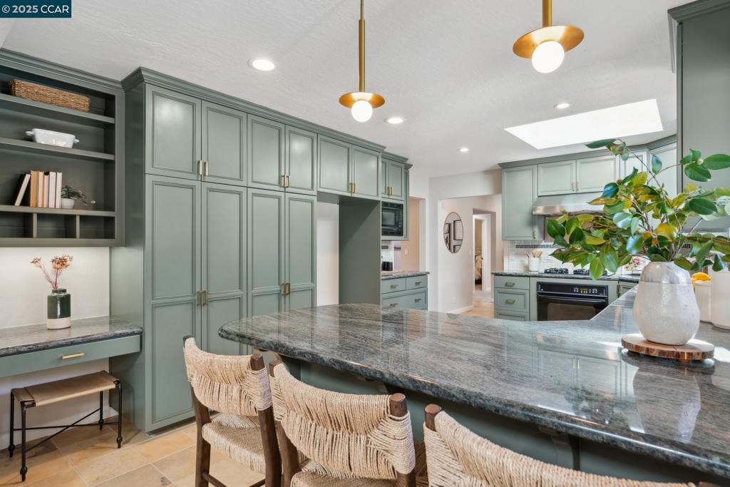 WALNUT HEIGHTS - Residential