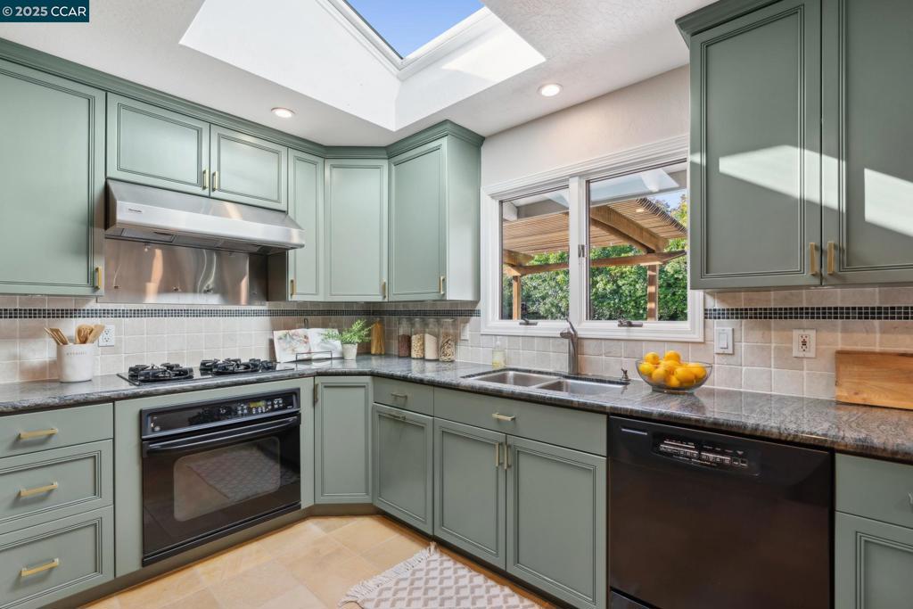 WALNUT HEIGHTS - Residential