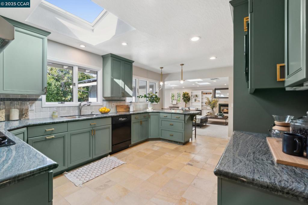 WALNUT HEIGHTS - Residential