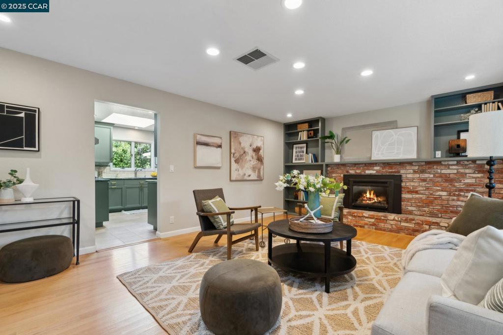 WALNUT HEIGHTS - Residential