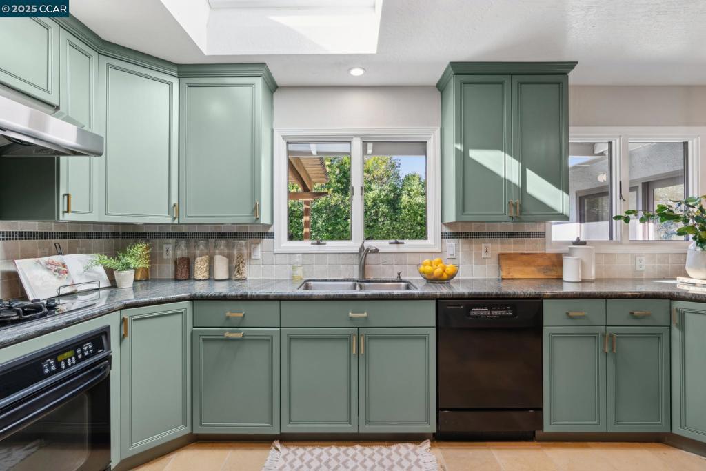 WALNUT HEIGHTS - Residential