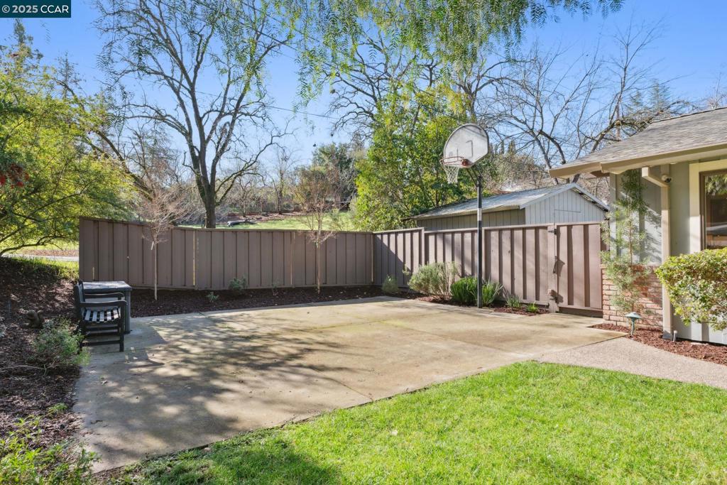 WALNUT HEIGHTS - Residential