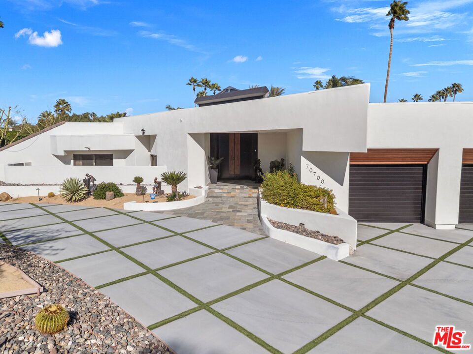 70700 Tamarisk Lane