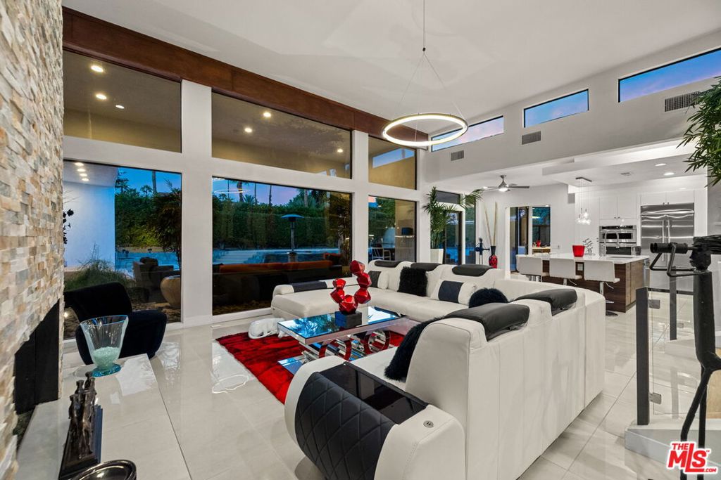 70700 Tamarisk Lane