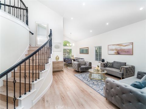 Photo of 23304 W Vail Dr, West Hills, CA 91307 (MLS # SR26094659)