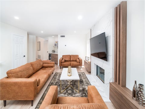 Tiny photo for 23304 W Vail Dr, West Hills, CA 91307 (MLS # SR26094659)