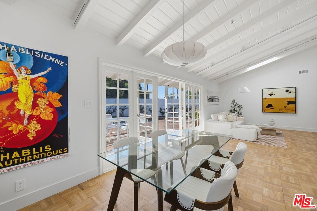 864 Bienveneda Avenue