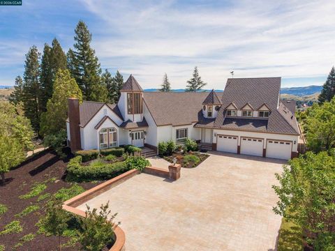 Photo of 4110 Sugar Maple Dr DR, Danville, CA 94506 (MLS # 41135682)