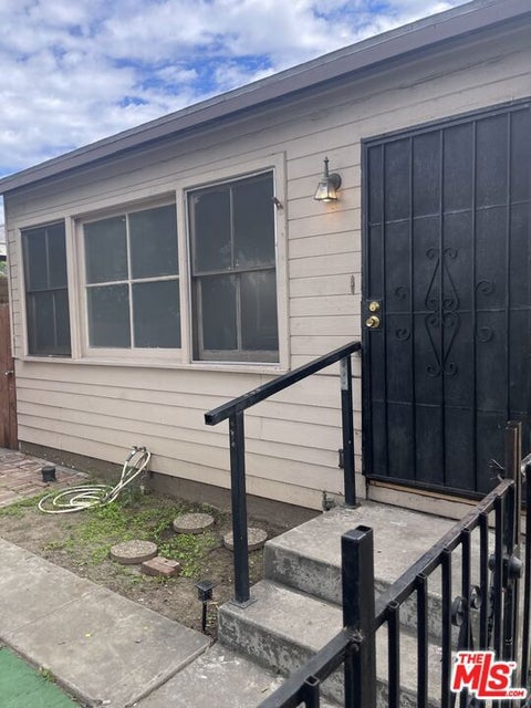 Photo of 12208 Culver Boulevard, Los Angeles, CA 90066 (MLS # 26105509)