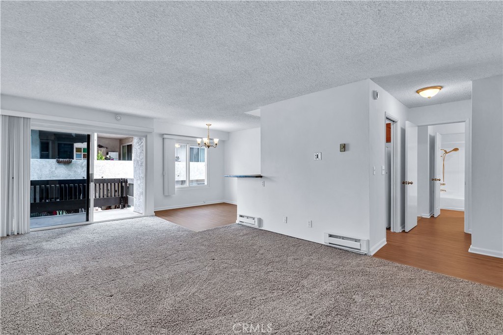 Just a short walk to the beach, this 1-bedroom, 1-bath condo offers relaxed coastal living in the heart of Playa del Rey. Set in a quiet, well-kept community, the unit features an open and functional layout, great natural light, and a private balcony for enjoying the ocean breeze.
The bedroom includes ample closet space, and natural light to wake up to in the mornings. With shops, restaurants, bike paths, and the ocean all within easy reach, this home is ideal for anyone looking to enjoy the laid-back lifestyle of the Westside. $295 Monthly HOA includes pool and exercise room as well as water, trash, sewer and gas.