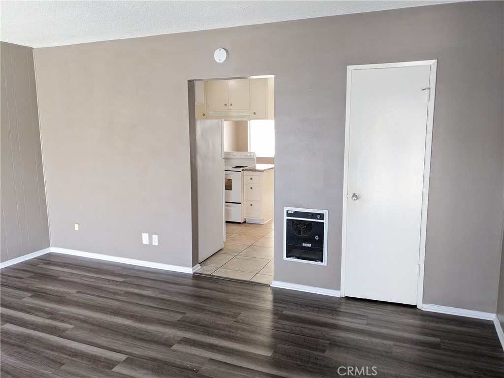 This is a cozy 2-bedroom, 1.5-bath townhome-style apartment, located in the heart of Old Torrance. Designed with modern, high-end finishes throughout, this two-story unit offers both comfort and style. Enjoy a spacious and open living area with a front porch. The kitchen is completed with quartz countertops and wooden cabinets, with sleek stainless steel appliances including a range, refrigerator, and dishwasher. The unit also provides easy access to a convenient on-site laundry room for added convenience, as well as a one-carport assigned parking spot.
With a prime location just minutes from Del Amo Mall, charming Old Torrance shops, and the beach, you'll be perfectly positioned to enjoy everything this vibrant community offers. This is a pet-friendly building and service animals welcome. Landlord pays for water and trash, tenants are responsible for all other utilities.