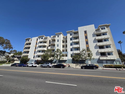 Photo of 436 S Virgil Avenue #209, Los Angeles, CA 90020 (MLS # 26867465)