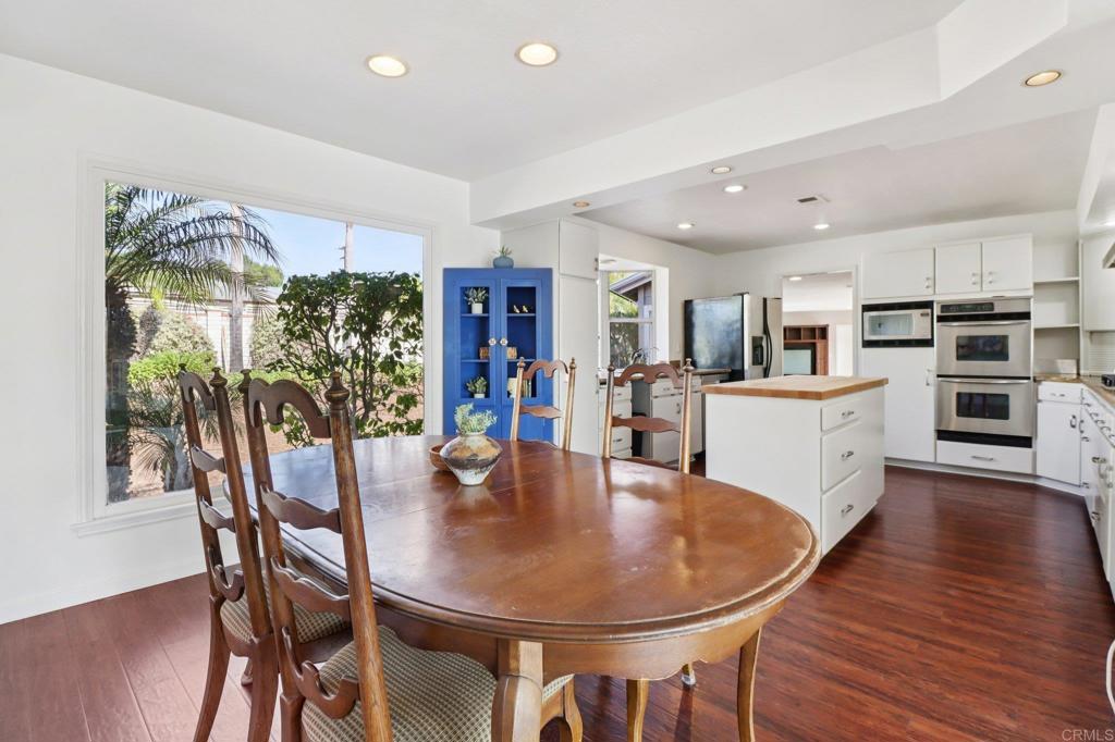 1607 Hunsaker Street