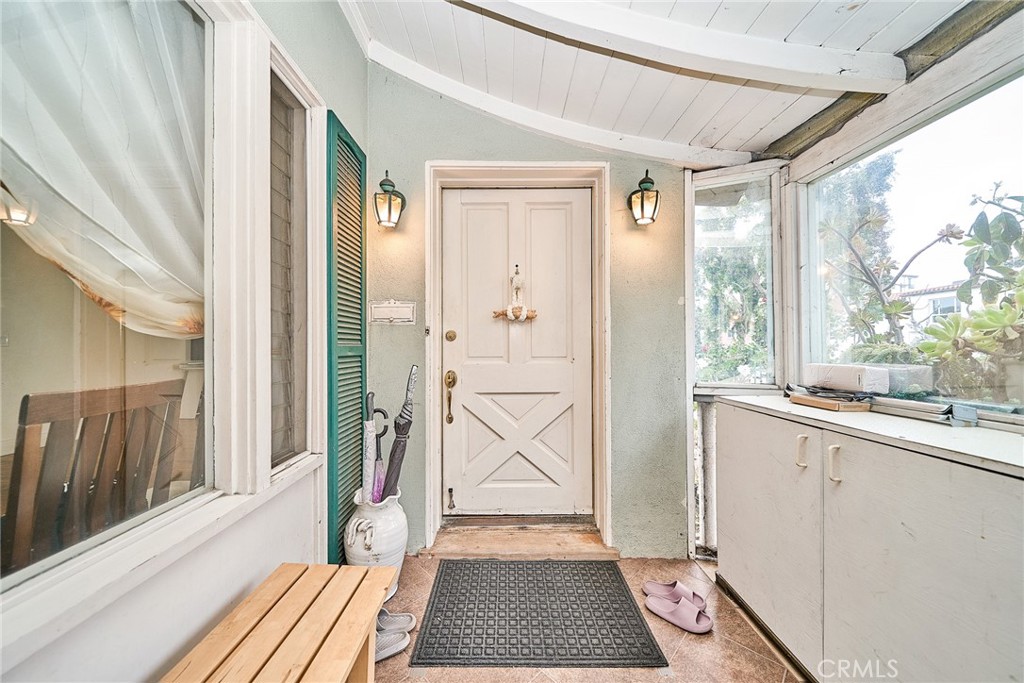 1128 S Citrus Avenue