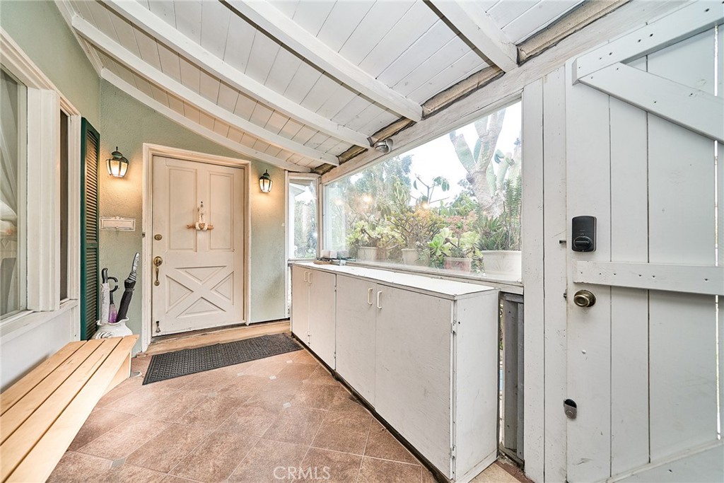 1128 S Citrus Avenue